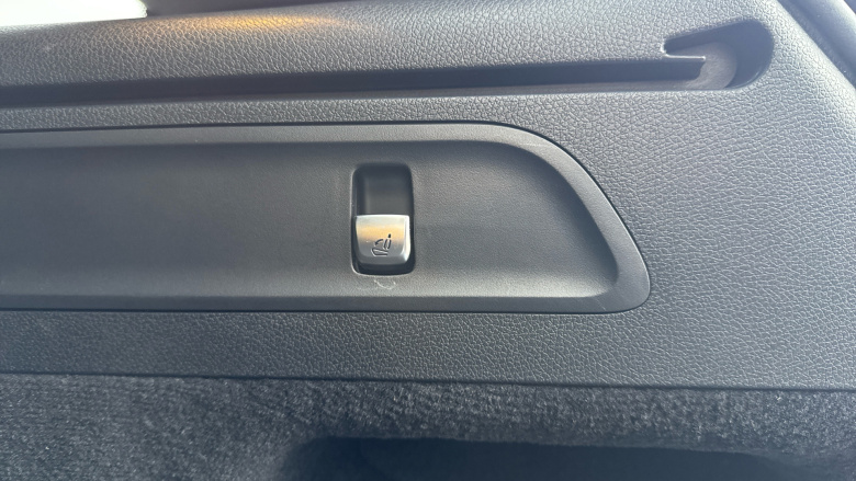 Mercedes-Benz GLC 250 4Matic AMG Line Premium 5dr 9G-Tronic Petrol Estate